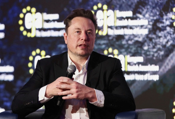 1 Phap Tay Ban Nha Bat Binh Vi Ti Phu Elon Musk Can Thiep Chinh Truong Chau Au