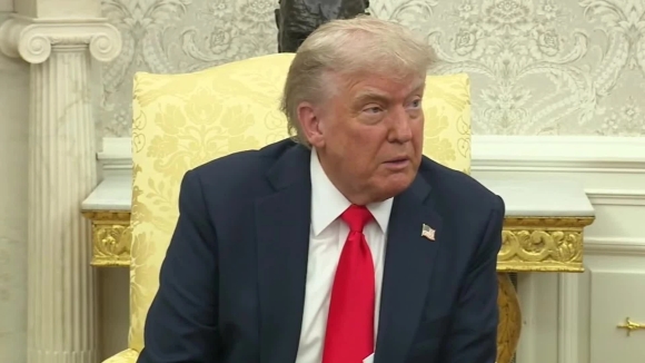 2 Ong Trump Khong Muon Noi Chuyen Voi Elon Musk