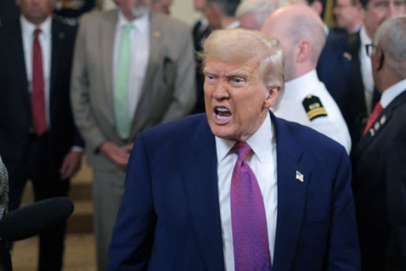 1 Canada Bung No Kinh Te   Nho Trump