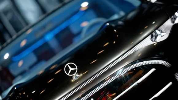 1 Loi Nhuan Mercedes Benz Giam Hon Mot Nua Trong Nua Dau Nam 2025 Porsche Cung Ghi Nhan Ket Qua Am Dam