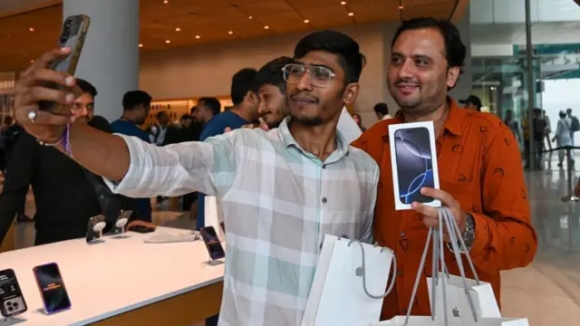 3 Tai Sao Thue Ong Trump Nham Vao Chau A Va Iphone Cua Ban