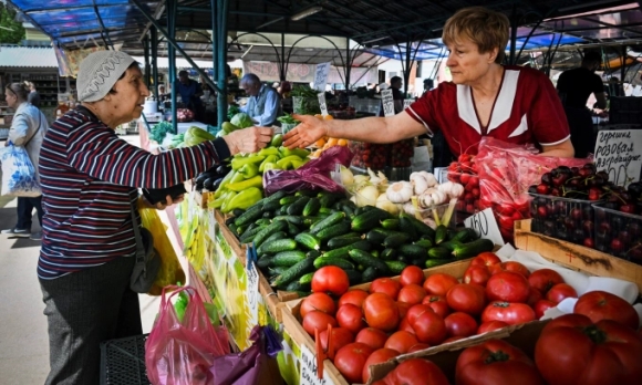 2 Nguoi Nga That Lung Buoc Bung