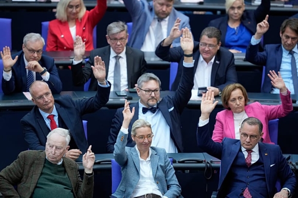 1 Tranh Cai Nay Lua Tai Bundestag Ve Moi Quan He Cua Afd Voi Nga