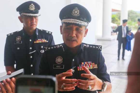 1 Chim Tau Cho Hang Tram Nguoi Vuot Bien Ngoai Khoi Malaysia