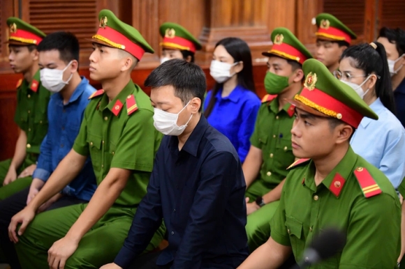 2 Hoa Hau Thuy Tien Nhan Muc An 2 Nam Tu