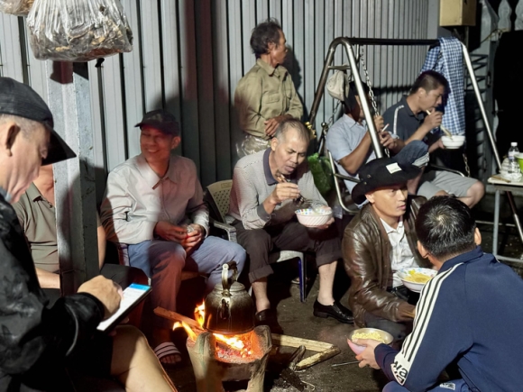 3 Lu Lut Mien Trung It Nhat 50 Nguoi Chet Mat Tich Tiep Tuc Cuu Ho Trong Dem