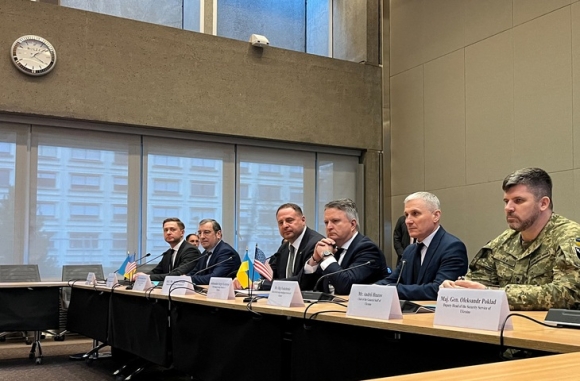 1 Chau Au Tung De Xuat Sua Ke Hoach Hoa Binh Khien My Nga Kho Chap Nhan