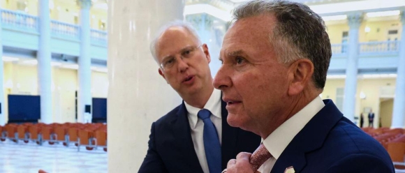 1 Tiet Lo Gay Soc Dac Phai Vien Trump Huong Dan Nga Cach Tiep Can Tong Thong My