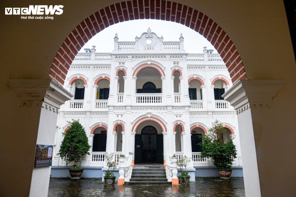 4 Dinh Thu Vua Meo Khoac Ao Moi Sau Trung Tu Long Lay Giua Cao Nguyen Trang