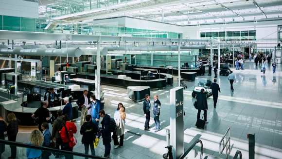 2 Phi Truong Duc Duoc Tap Chi My Vinh Danh La San Bay Tot Nhat The Gioi