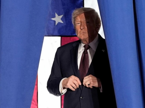 1 Sau Khi Cac Tai Lieu Ve Epstein Duoc Cong Bo Donald Trump Dot Ngot Bo Tron