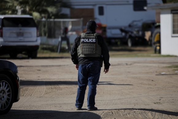 1 Chinh Quyen Trump Du Dinh Cai Tao Cac Nha Kho Cong Nghiep De Giam Giu Toi 80000 Nguoi Nhap Cu