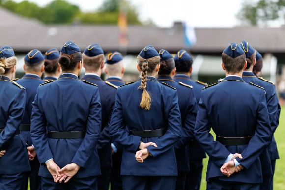 13 Tu Thu Ky Den Cap Tuong Hanh Trinh Phu Nu Gia Nhap Quan Doi Lien Bang Duc