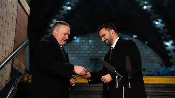 2 Zohran Mamdani Nham Chuc Thi Truong New York Va Nhung Thach Thuc Phia Truoc