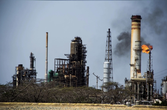 1 Ong Trump Yeu Cau Quyen Tiep Can Toan Dien Voi Dau Mo Venezuela