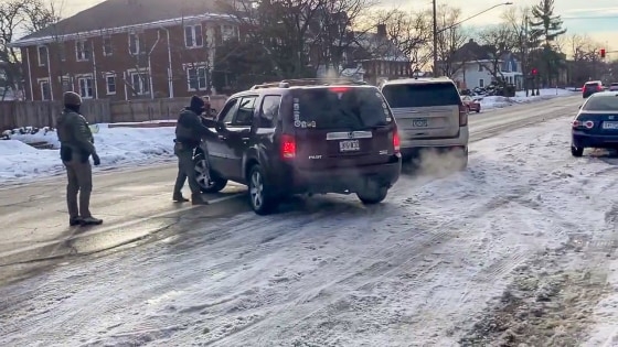 Nhân viên ICE bắn chết một phụ nữ tại Minnesota là cựu binh dày dặn kinh nghiệm làm việc cho Bộ An ninh Nội địa