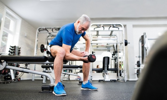 Vì sao tuổi già vẫn nên tập tạ?