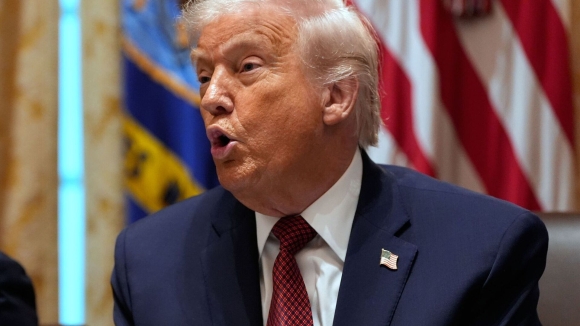 Trump kêu gọi thay đổi chính quyền Iran và cảnh báo khả năng can thiệp quân sự