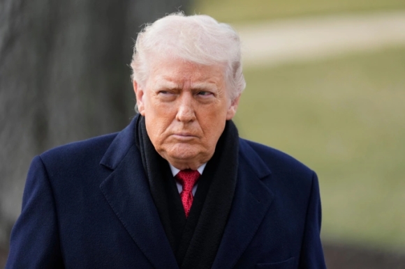 Trump đổ lỗi phe Dân chủ khi đặc vụ liên tiếp bắn chết người