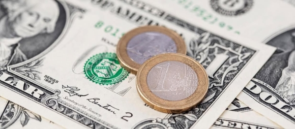 Đồng USD liên tục mất giá khi niềm tin vào chính sách của Trump sụt giảm