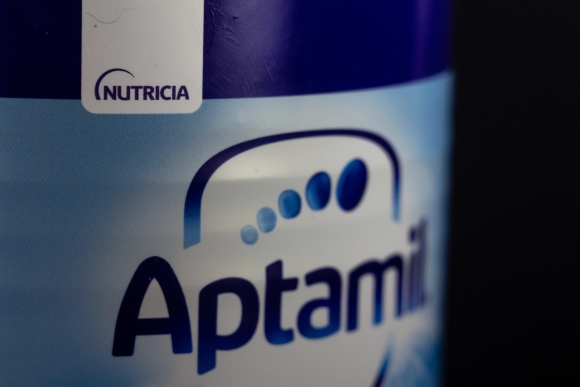 Bê bối sữa bột trẻ em lan rộng: Danone thu hồi khẩn cấp sản phẩm Aptamil tại Đức