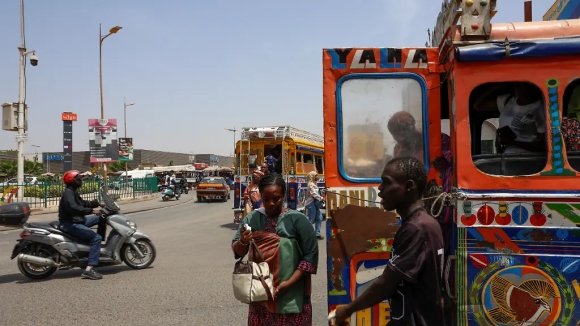 Bay 5.000 km từ Đức sang châu Phi đòi lại điện thoại bị mất