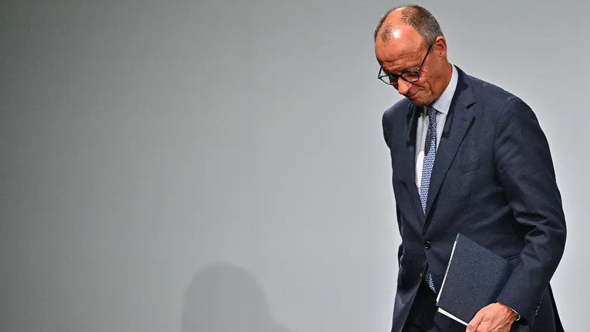 Cảnh sát điều tra hàng loạt vụ xúc phạm thủ tướng Friedrich Merz trên mạng xã hội