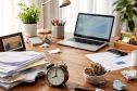 3 thứ tuyệt đối không nên để trên bàn làm việc: Tưởng vô hại nhưng dễ “khóa” tài vận
