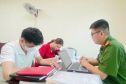 Hai người trốn truy nã ở Angola suốt 3 năm trở về nước đầu thú
