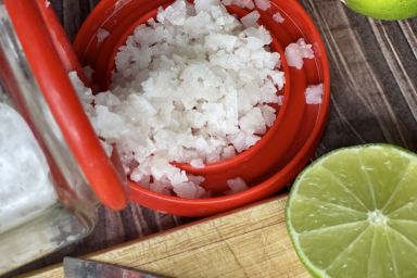 Thực hư việc uống nước chanh muối giúp hạ huyết áp?