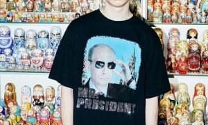 Áo phông in hình Putin giá gần 600 USD gây tranh cãi ở Mỹ