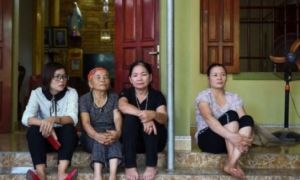 Vụ 39 người chết: Người Việt đi làm lậu có phải vì nghèo?