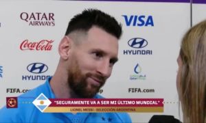 Messi xúc động khi nghe phóng viên tri ân