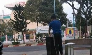 Vòi nước uống công cộng chỉ để rửa chân?