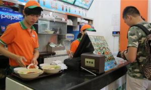 Du học sinh Việt Nam ở trời Tây với đồng lương đong đầy nước mắt