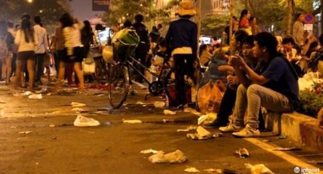 Lạ lùng: Người Việt ra nước ngoài khác hẳn, về nước lại là... người Việt