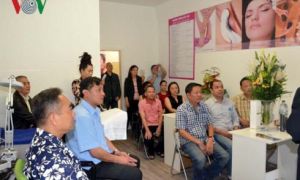 Trường dạy nghề cho người Việt tại Đức khai giảng khóa đầu tiên