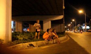 Lao động nữ bị lừa nơi xứ người: Làm cật lực hoặc đánh đổi thân xác