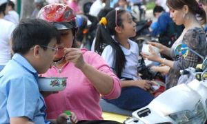 Mẹ Việt đừng làm “nô lệ cho con” nữa!