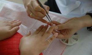 Ai đã dạy người Việt ở Mỹ nghề làm móng?