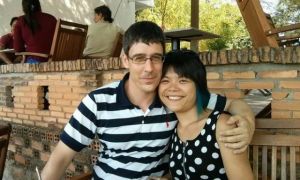 Vợ Việt chồng Đức suốt 5 năm ăn rau luộc với trứng nhưng tình sâu nghĩa nặng