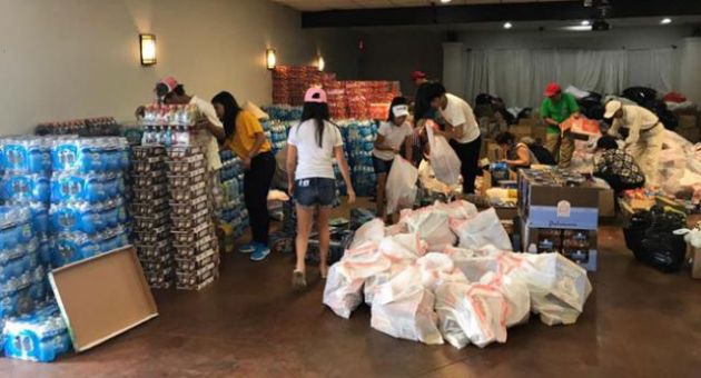 Tình người Việt trong bão tố