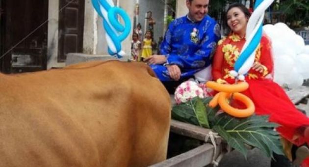 Rể Tây và những chuyện bi hài khi ‘nhập gia tùy tục’ ở Việt Nam