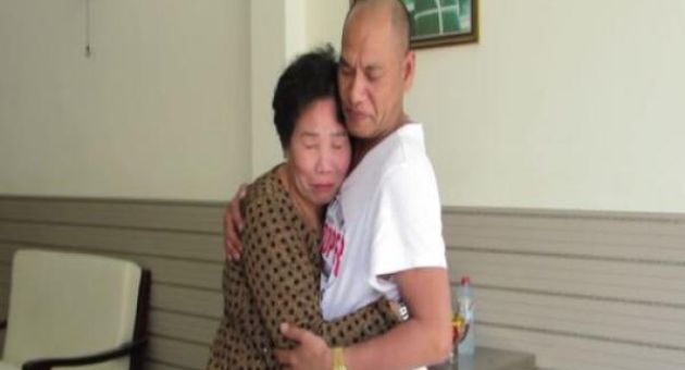 Tết đầu tiên bên mẹ của cậu bé gốc Việt sau 43 năm thất lạc