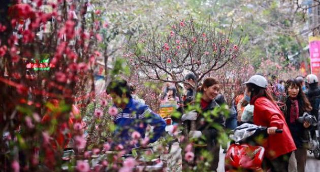 Vợ Việt chồng Tây ăn Tết: Gánh nặng mang tên... Việt kiều