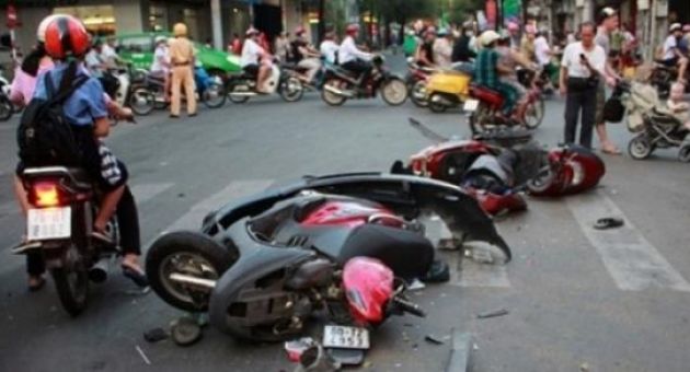 Bao giờ du khách nước ngoài hết “sợ” giao thông Việt Nam?