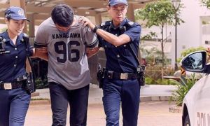 Trộm quần áo tại hàng loạt cửa hàng ở Singapore, 4 người Việt bị bắt giữ