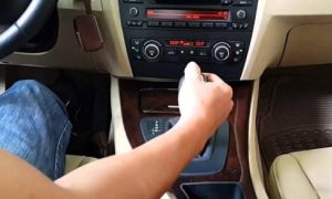 Những sai lầm có thể khiến xế mới gặp nguy hiểm khi lái xe số tự động