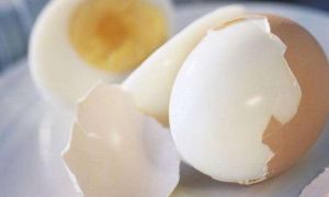 Luộc trứng theo cách này thì trăm quả như một, vỏ không bao giờ bị nứt hay vỡ...