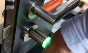 Xu hướng cấy chip vào tay ngày càng phổ biến ở Thụy Điển
